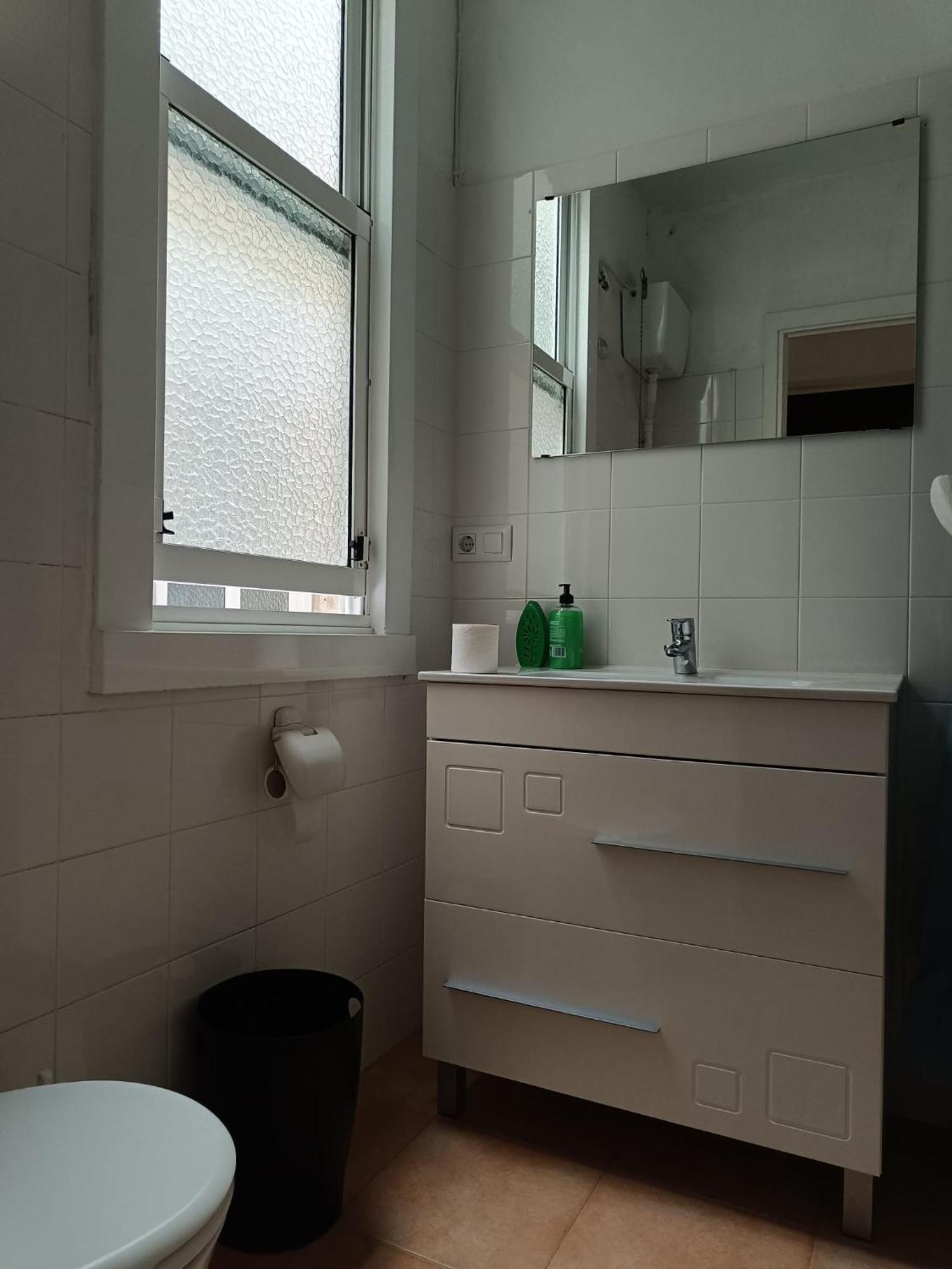 Appartamento Piso Antiguo, Muebles Viejos, Muy Sencillo, Alquilado En Invierno A Estudiantes, Sin Ascensor, Cocina Antigua A Gas, Edificio Muy Antiguo La Coruña Esterno foto