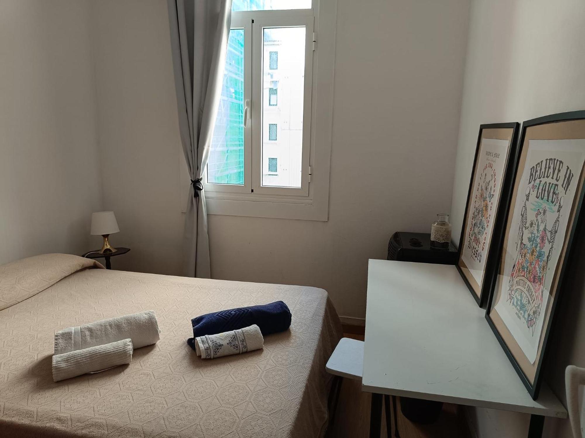 Appartamento Piso Antiguo, Muebles Viejos, Muy Sencillo, Alquilado En Invierno A Estudiantes, Sin Ascensor, Cocina Antigua A Gas, Edificio Muy Antiguo La Coruña Esterno foto